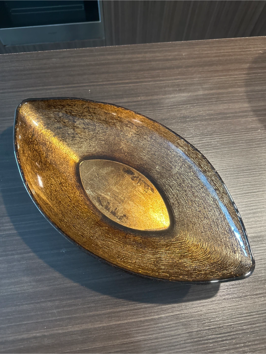 Decorative Gold Leaf-Shaped Bowl