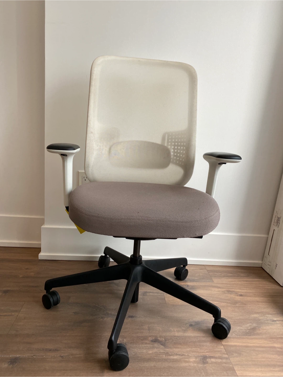 Teknion Projek Task Chair - photo 3