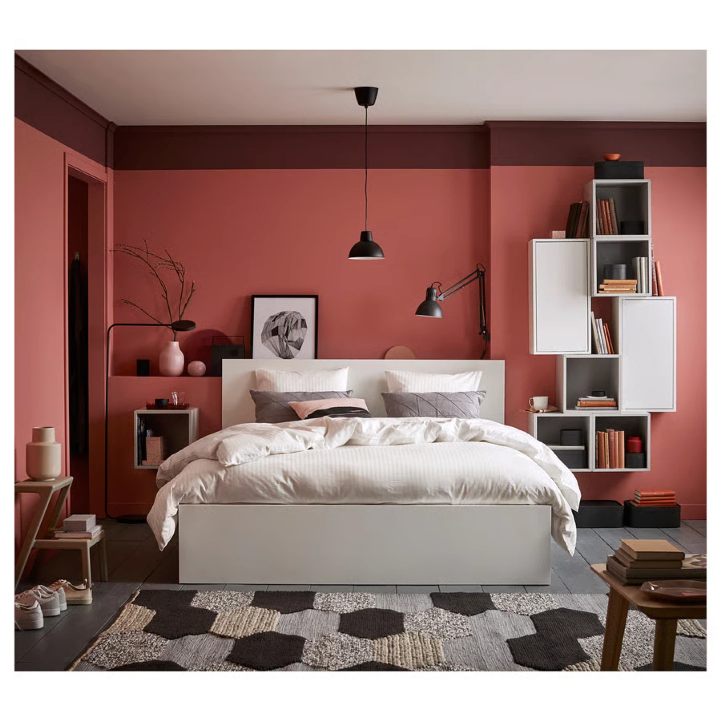 IKEA Bed Frame - White - Queen Size - photo 3