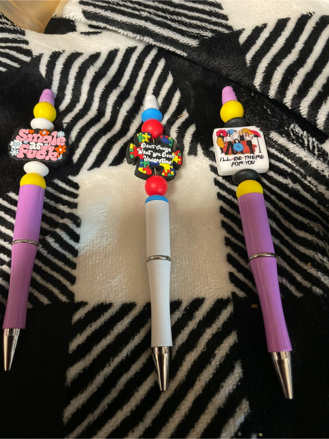 Handmade Beaded Pens and Keychains - photo 5