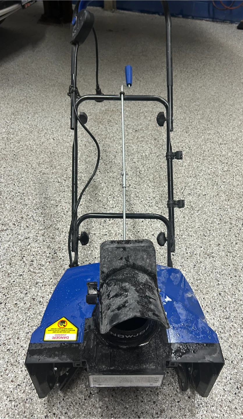 $120-Snow Joe 18”15 amp Electric Snow blower - photo 3