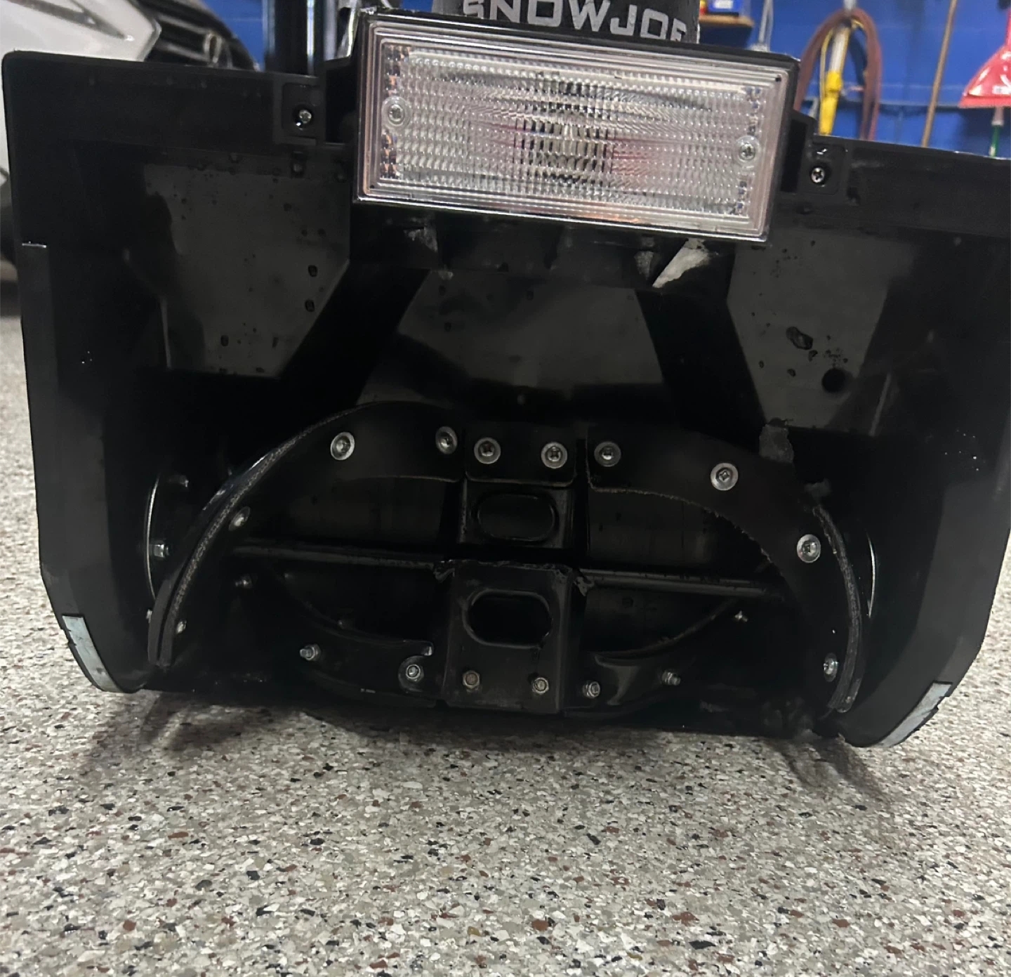 $120-Snow Joe 18”15 amp Electric Snow blower - photo 5