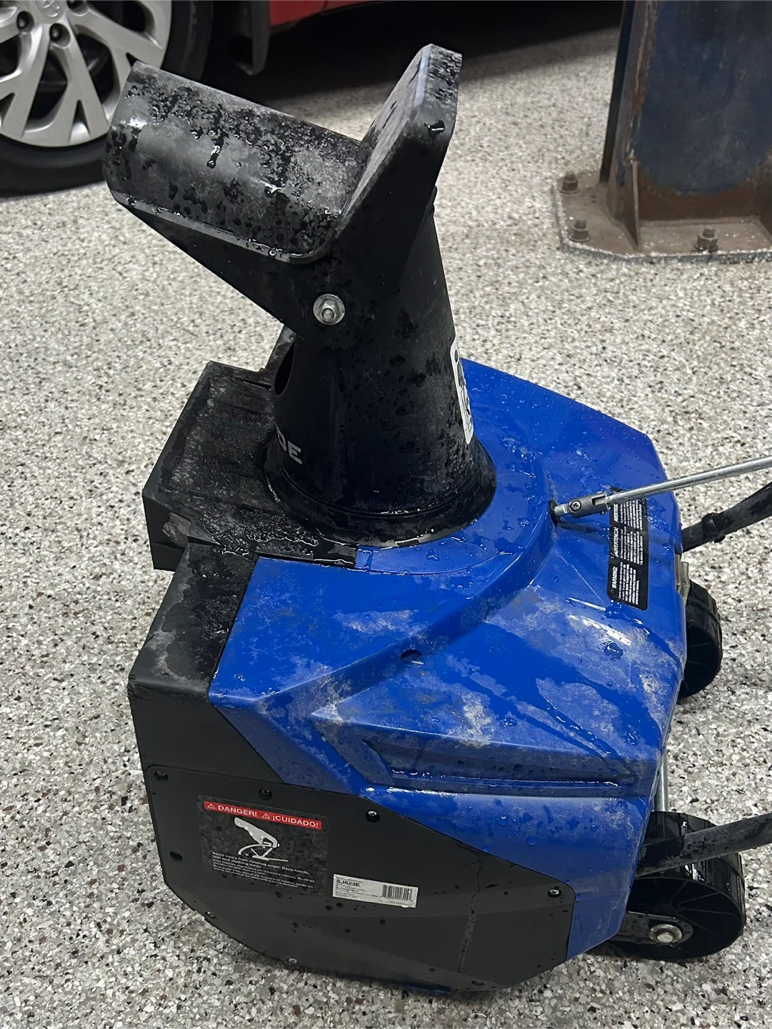 $120-Snow Joe 18”15 amp Electric Snow blower - photo 4