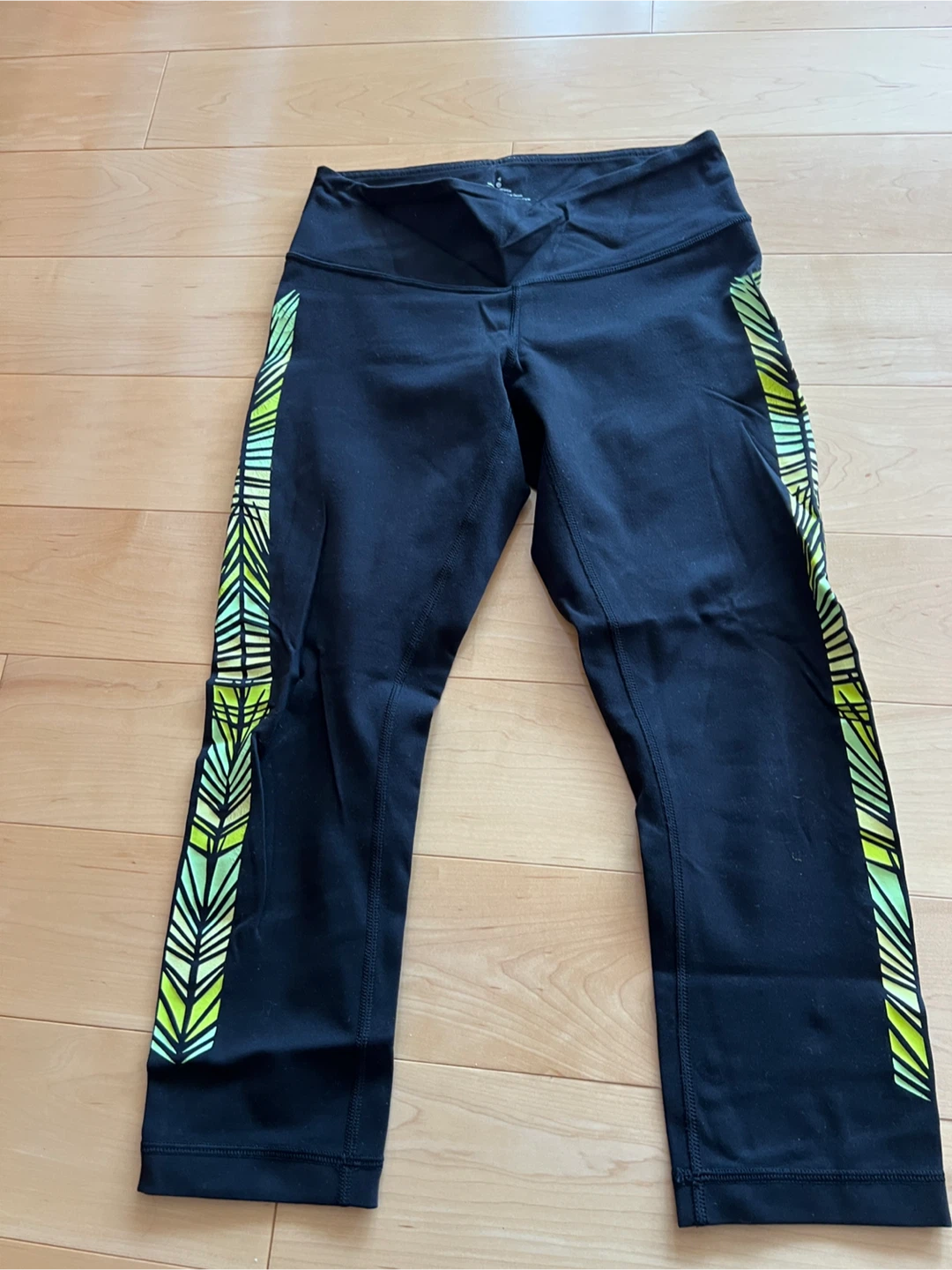 Lululemon Black Crop Leggings Size 4 - photo 2