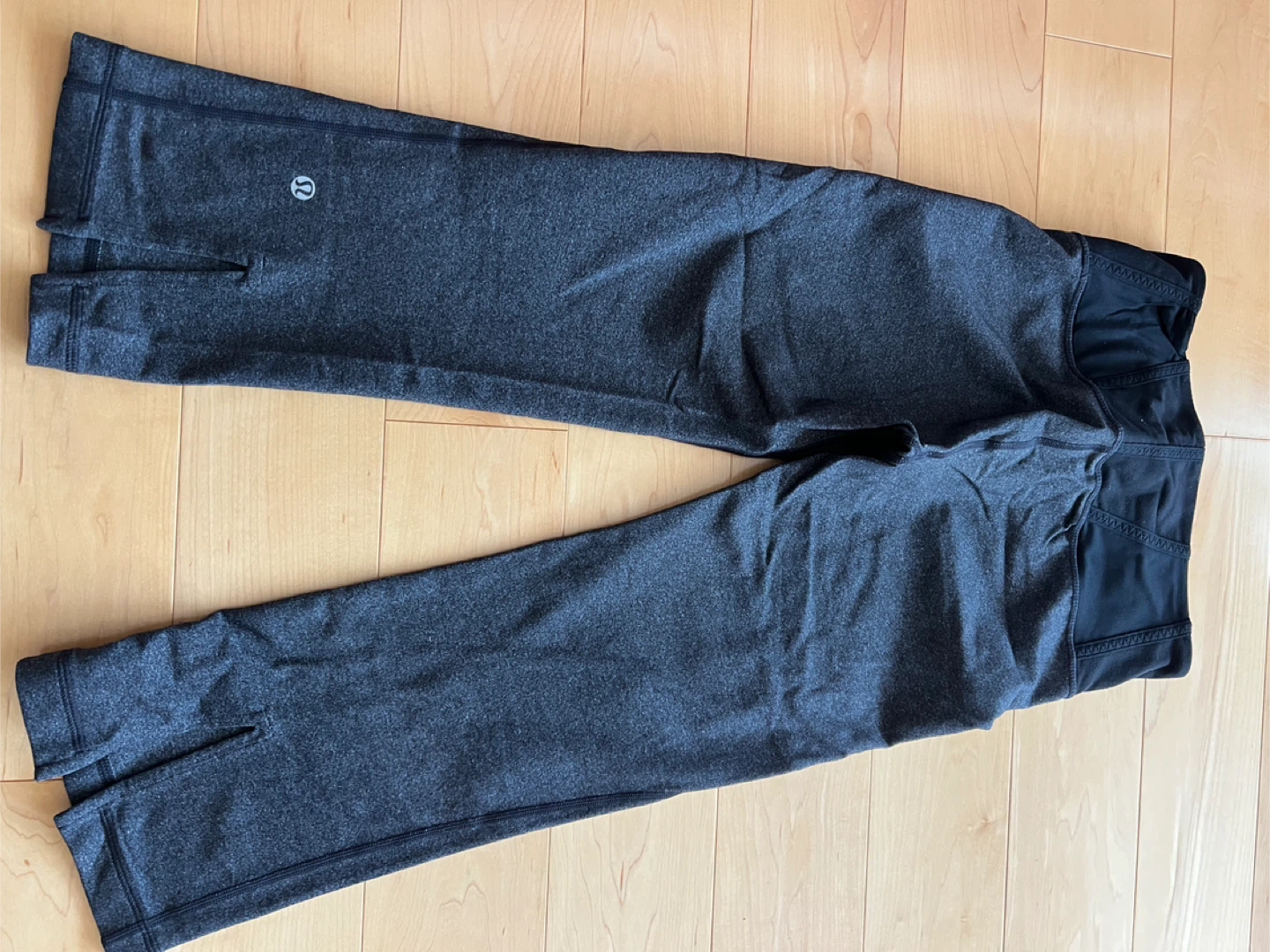 Lululemon Crop Pants - Size 4 - photo 2