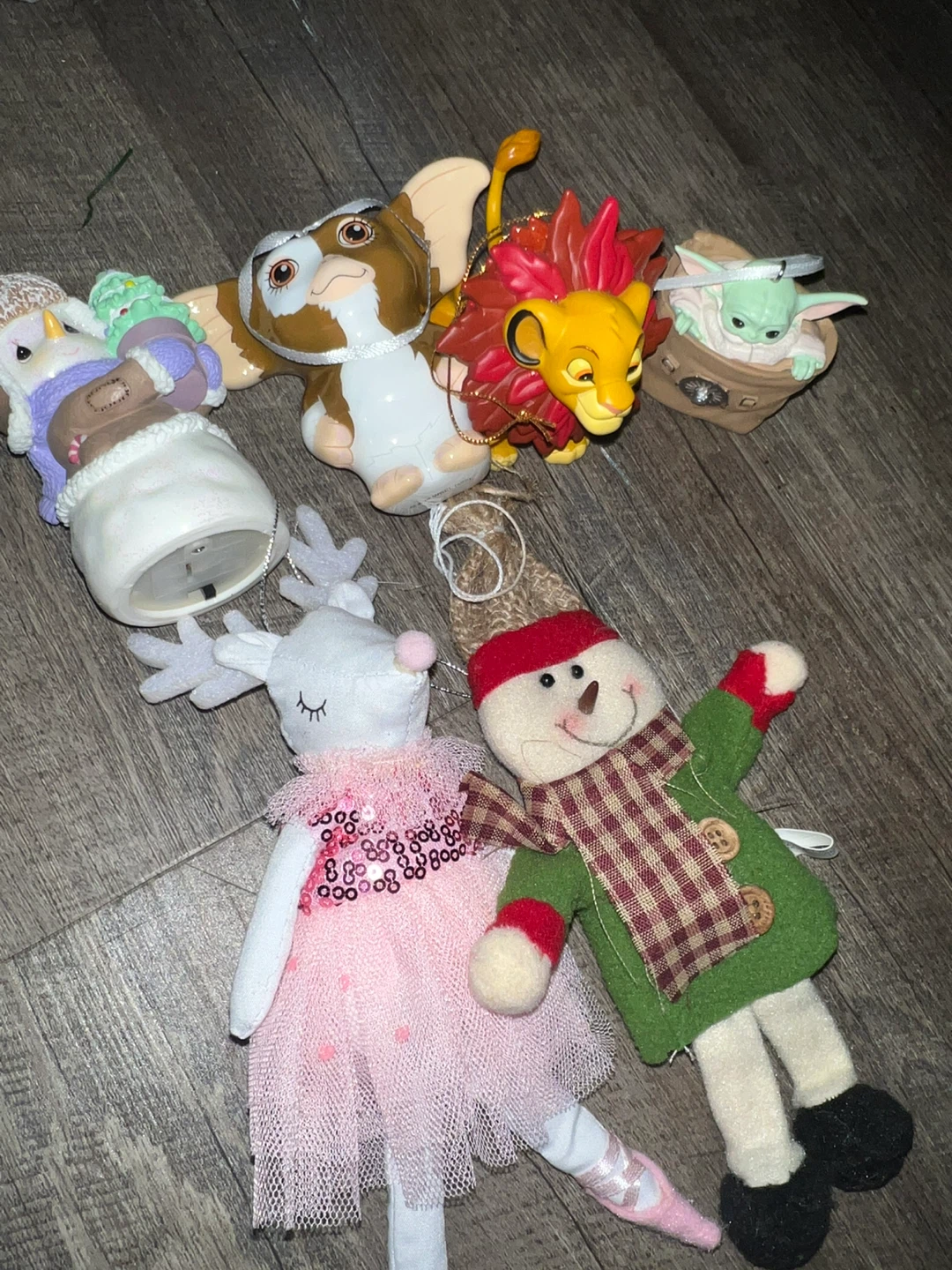 Assorted Christmas Ornaments 🥕