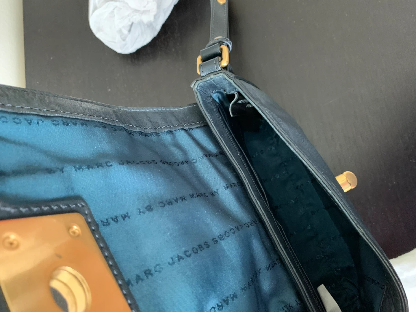 Marc Jacobs Leather Crossbody Bag - photo 4