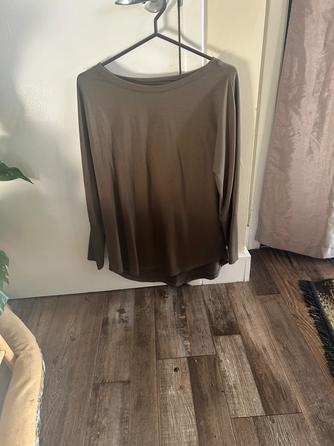 Reitmans Olive Green Long Sleeve - M