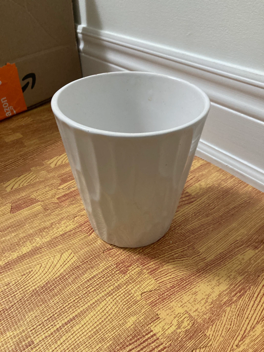 White Ceramic Plant Pot - photo 2