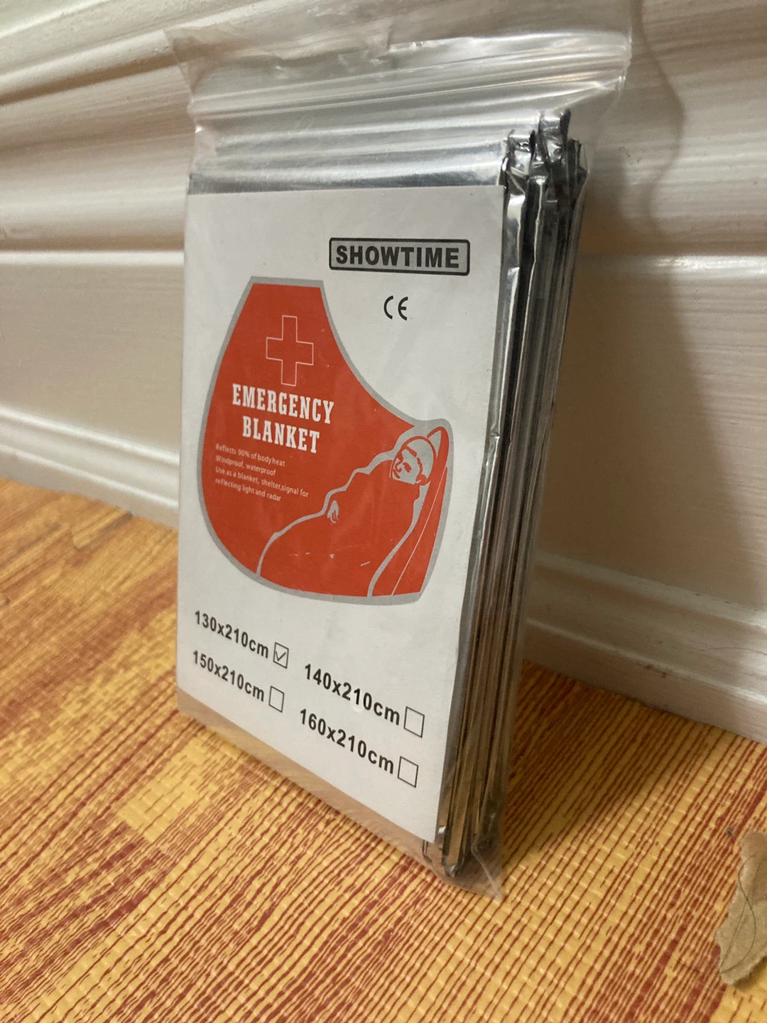 Showtime Emergency Blanket - New in Package! - photo 3