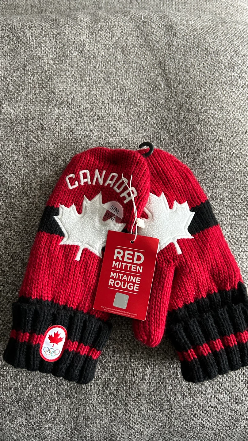 Canada Olympic Red Mittens - Size S/M
