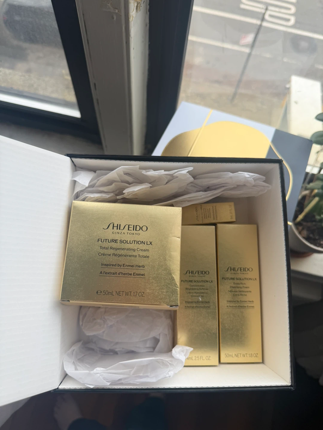 Shiseido Future Solution LX Total Regenerating Cream Set - photo 2