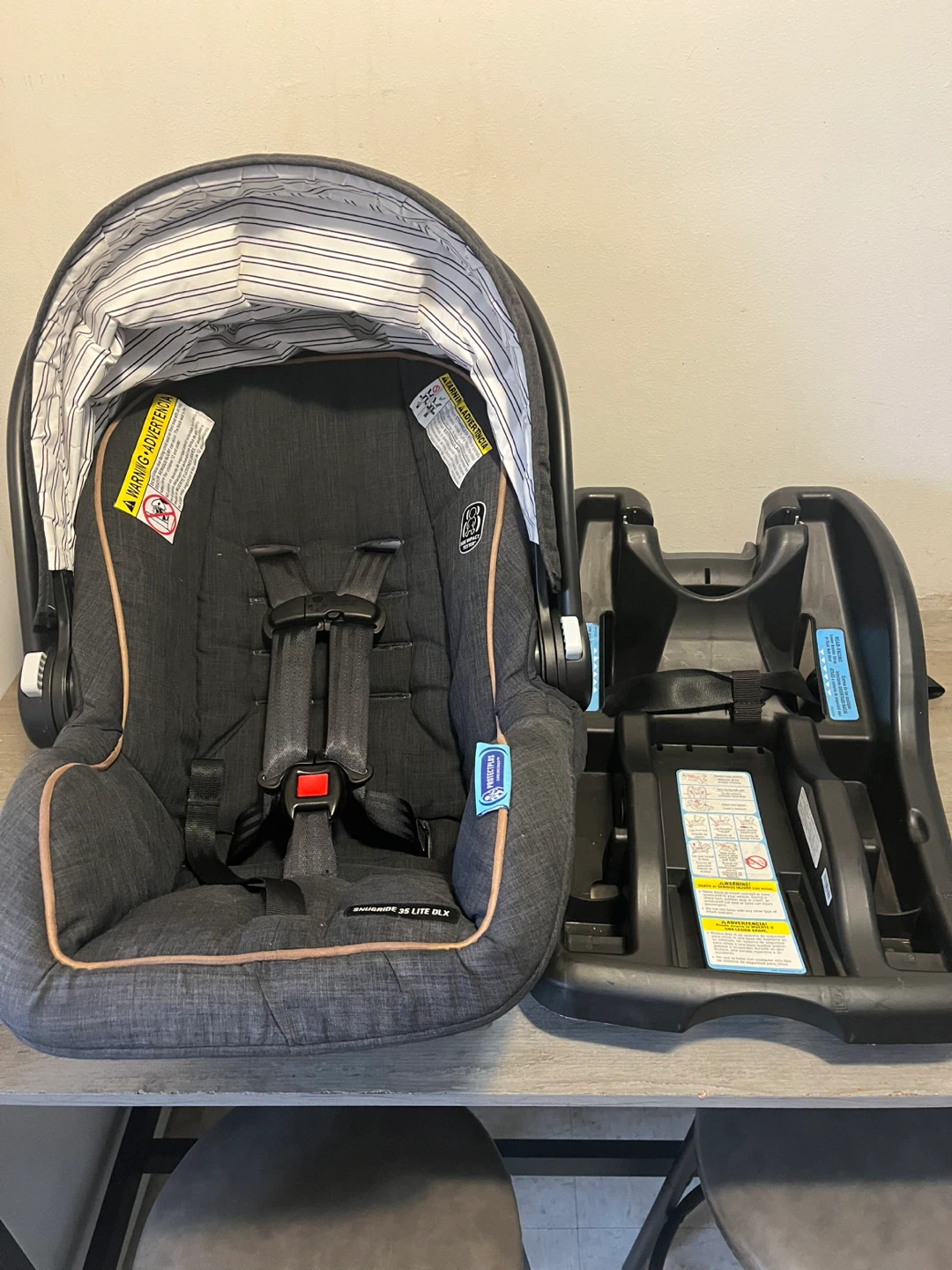 Graco SnugRide 35 Lite DLX Infant Car Seat - photo 2