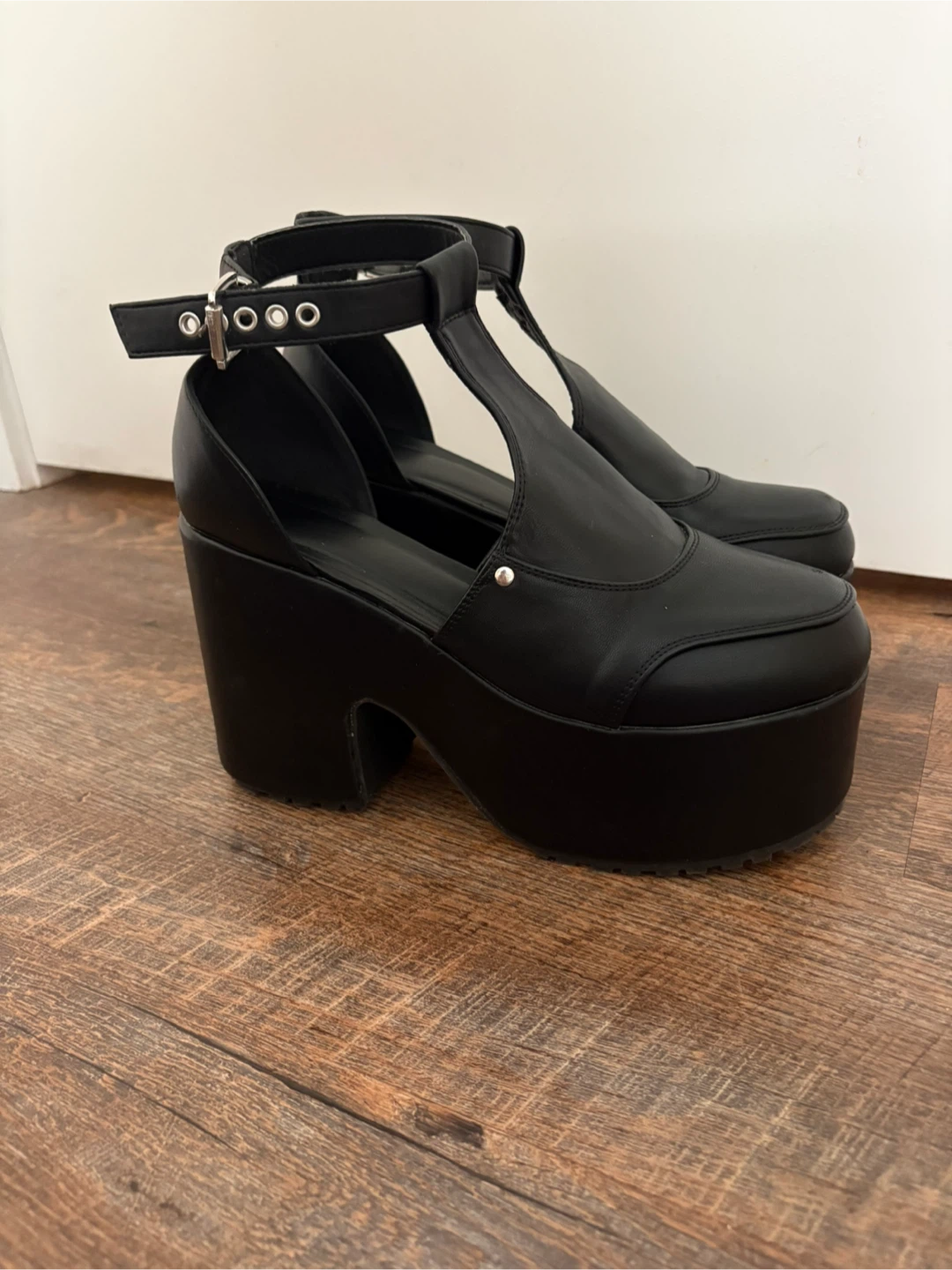 Black Platform Heels - photo 3