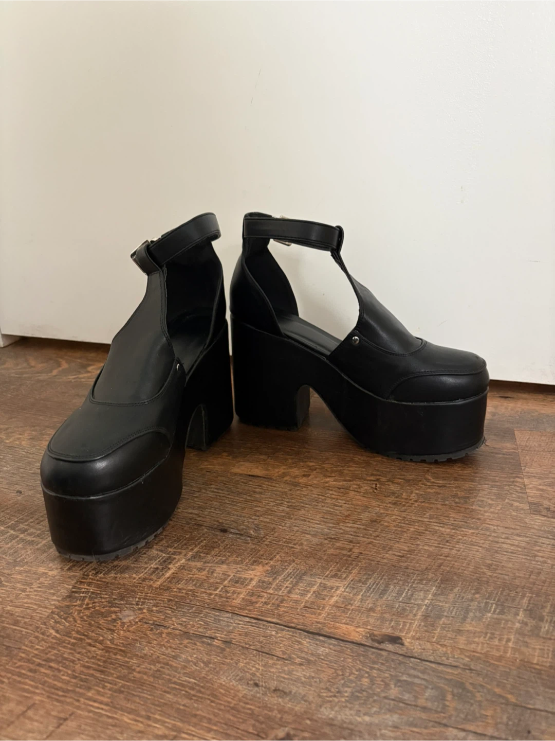 Black Platform Heels - photo 2