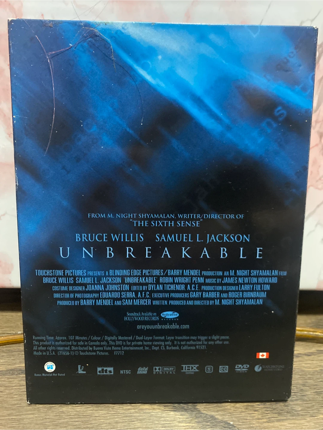 Unbreakable DVD - Bruce Willis, Samuel L. Jackson - photo 2