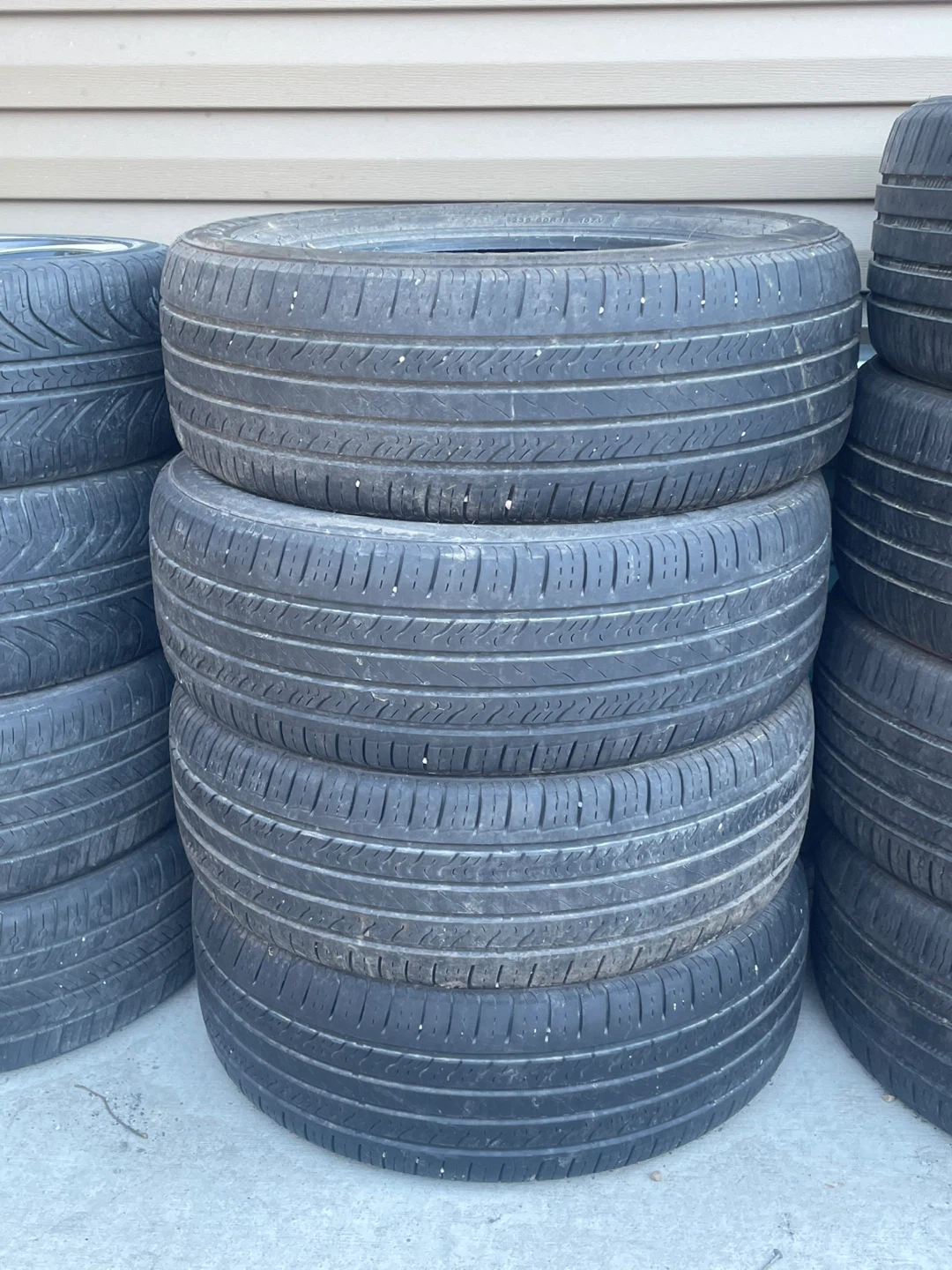 Set of 4 Dunlop SP Winter Maxx Tires - 235/60R18