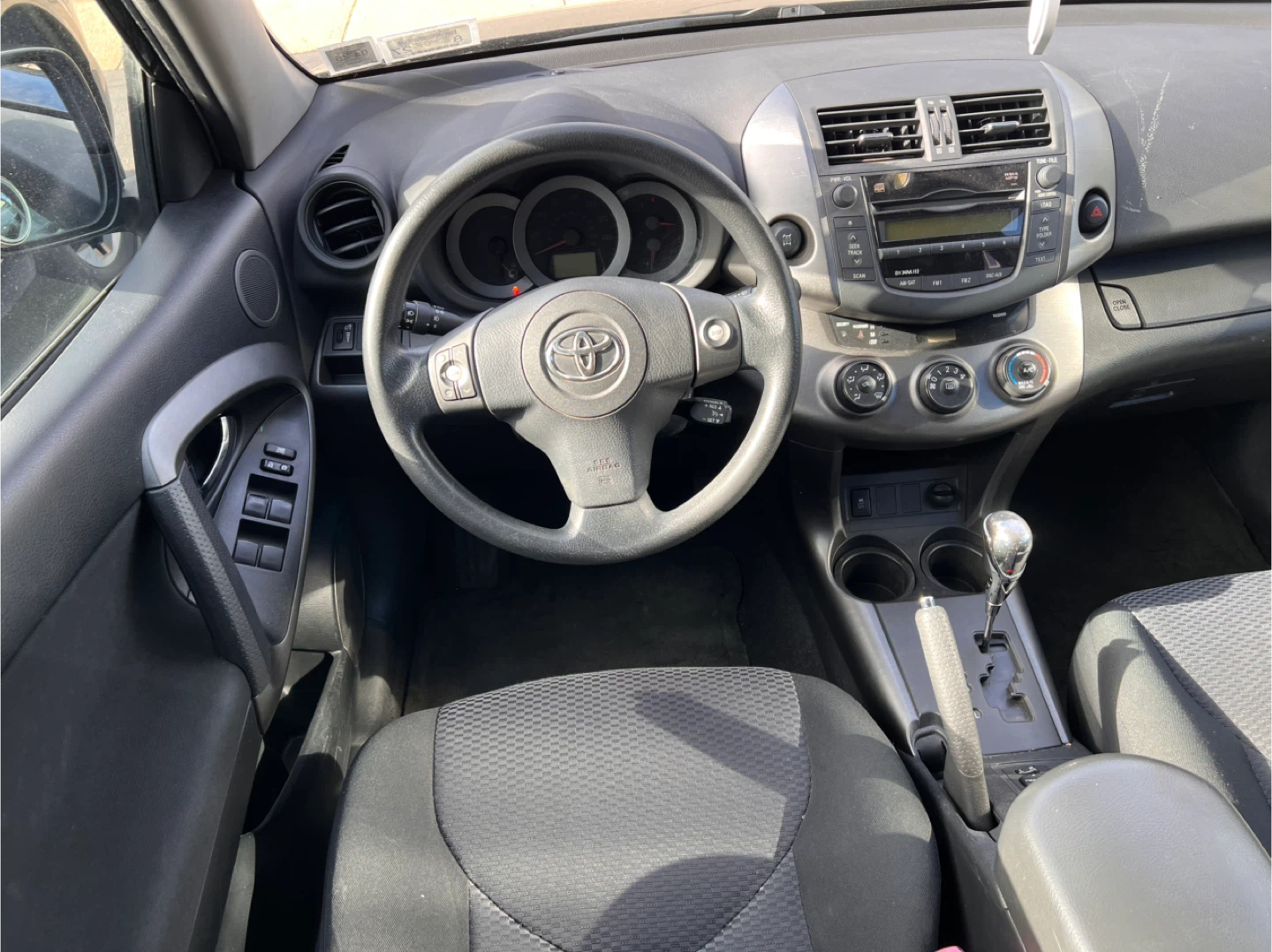 2011 Toyota RAV4 V6 Sport - photo 3