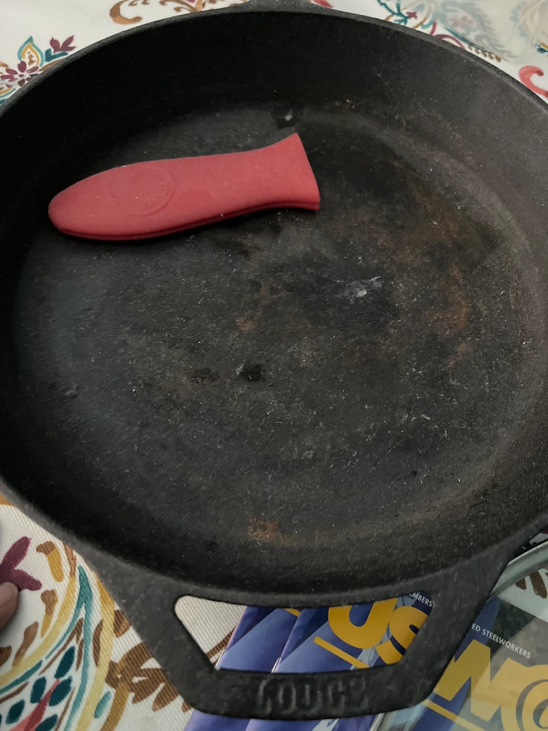 Cast Iron Skillet with Lid and Handle Cover - photo 3