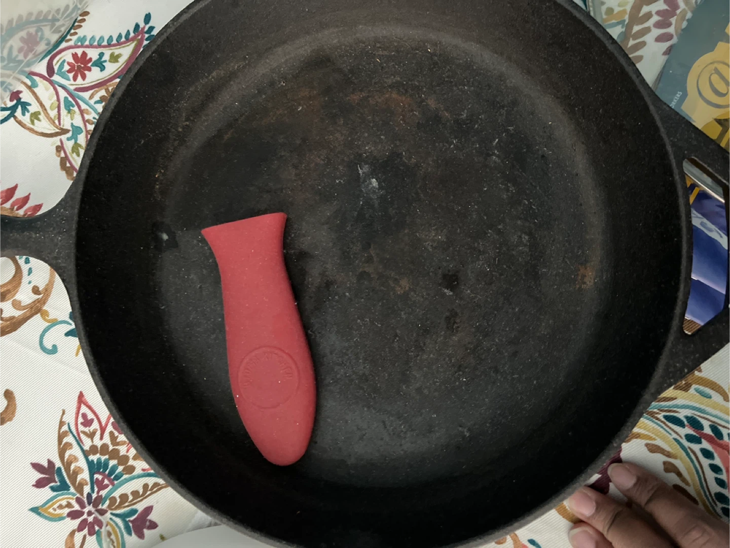 Cast Iron Skillet with Lid and Handle Cover - photo 2