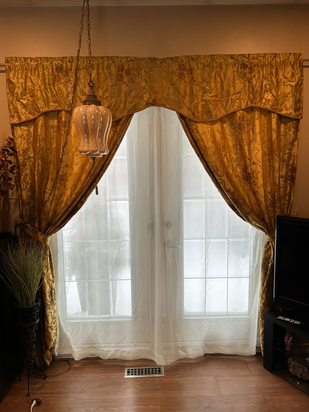 Floral Patterned Curtain with Valance - photo 2