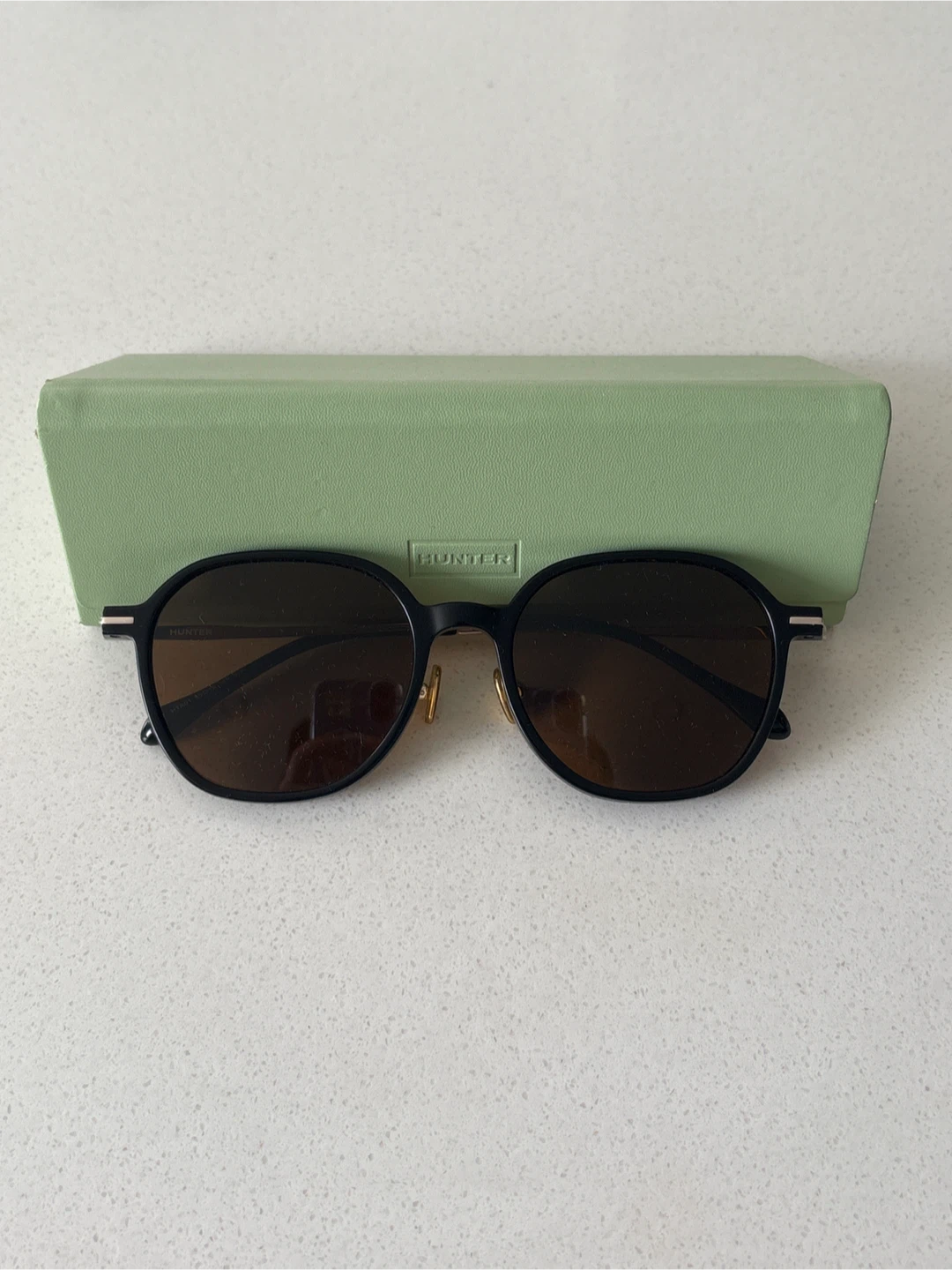 Hunter Sunglasses with Case