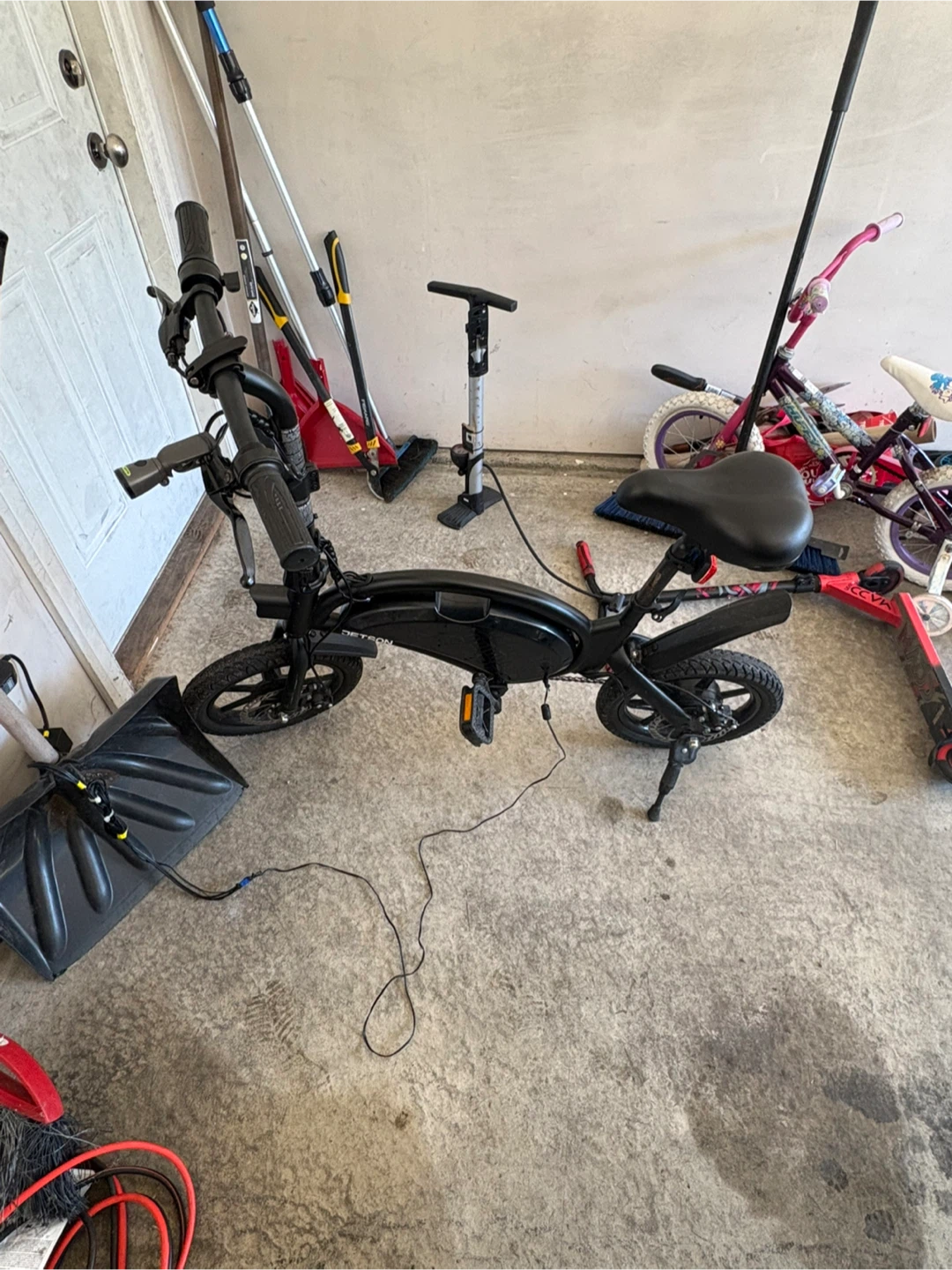 Jetson Bolt Pro Electric Bike - Black