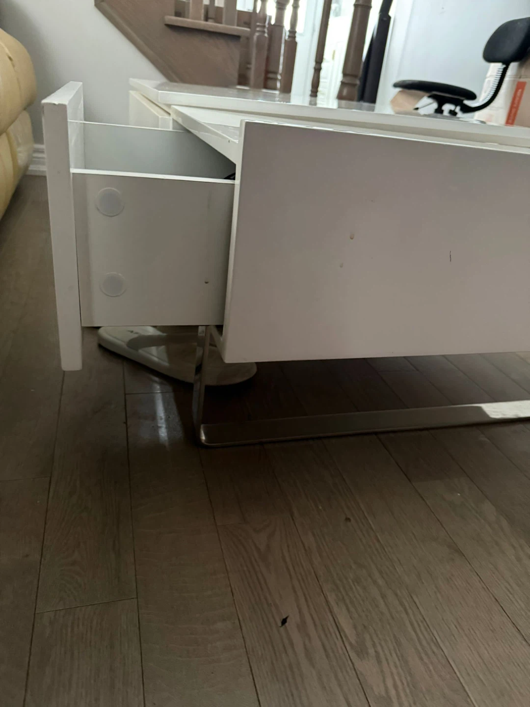 White Lift Top Coffee Table - photo 3