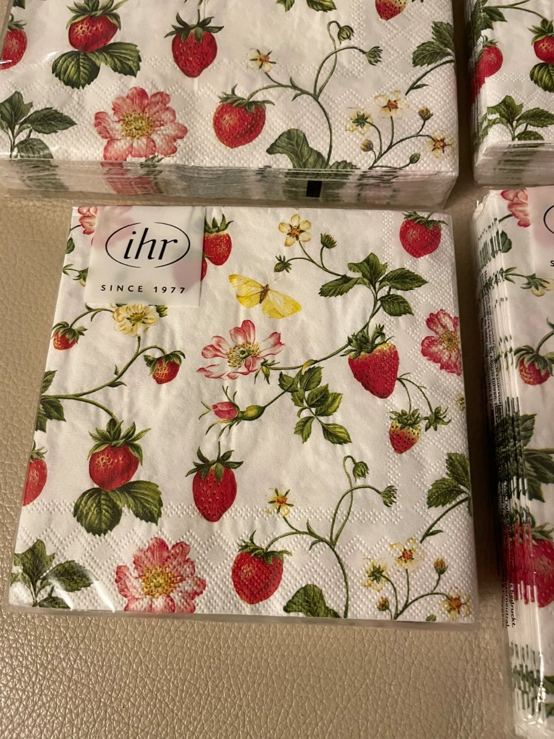 IHR Strawberry Napkins, bundle of 4 packs NEW - photo 4