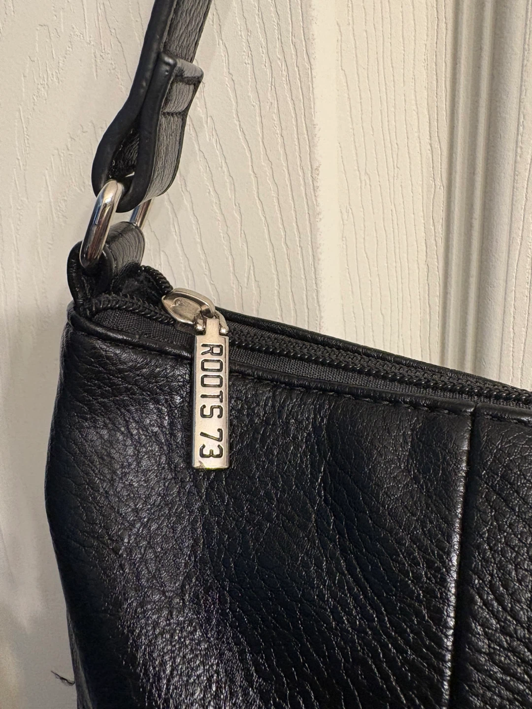 Roots 73 Black Leather Shoulder Bag - photo 5