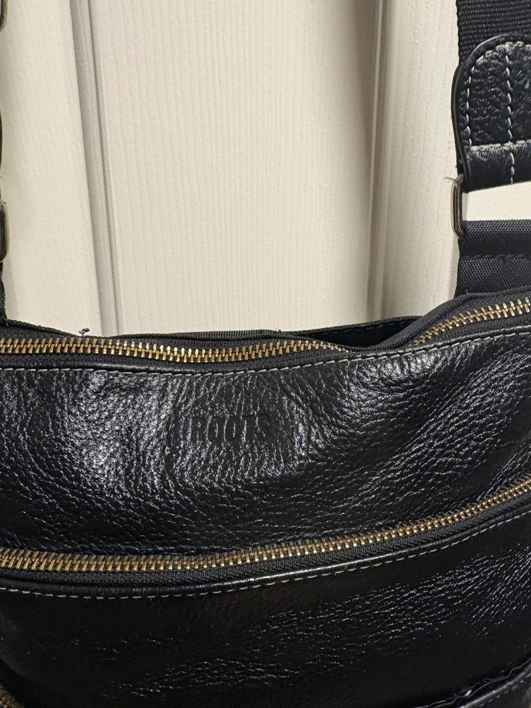 Roots Black Leather Crossbody Bag - photo 4