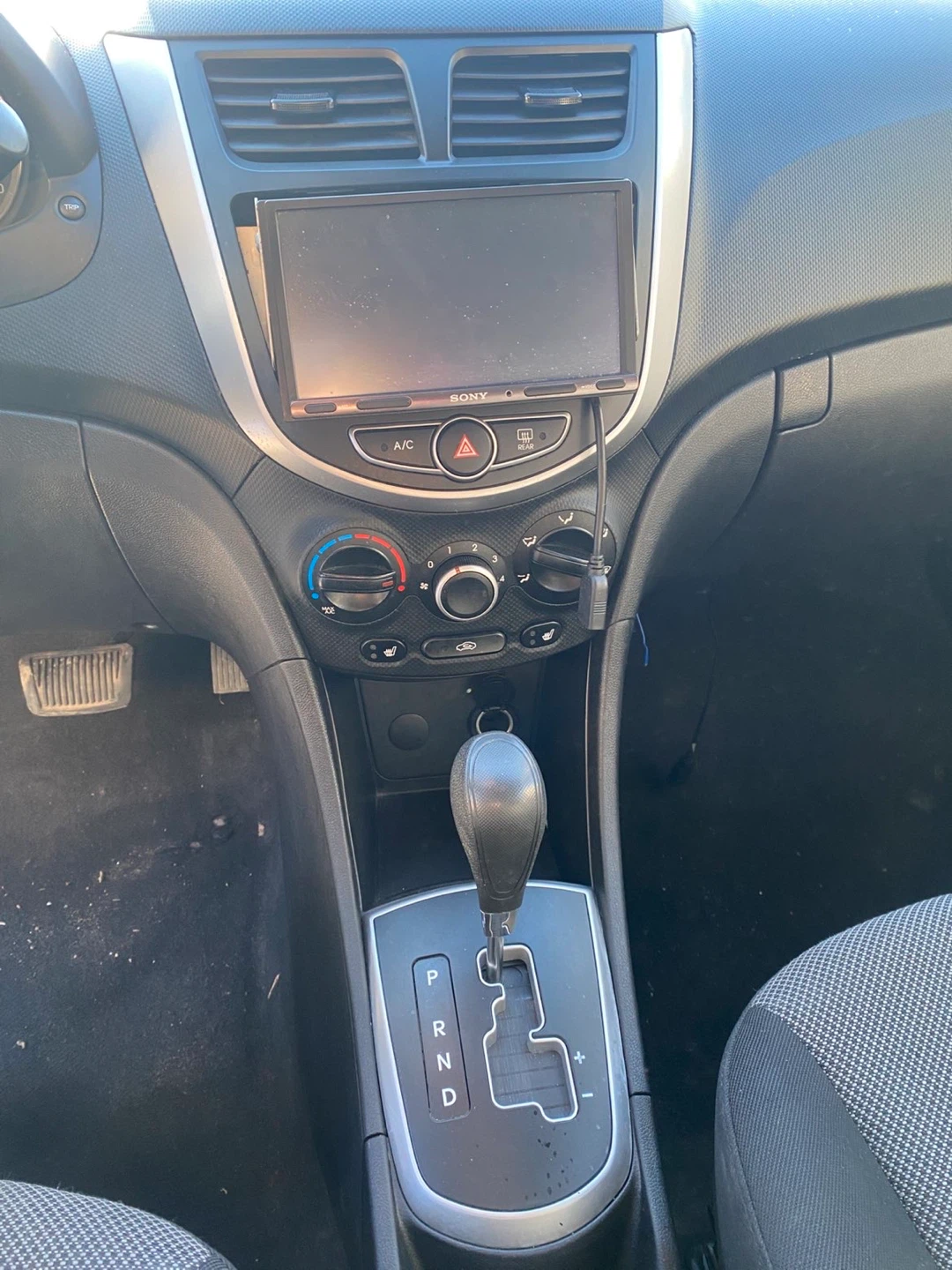 2013 Hyundai Accent - Silver - photo 4