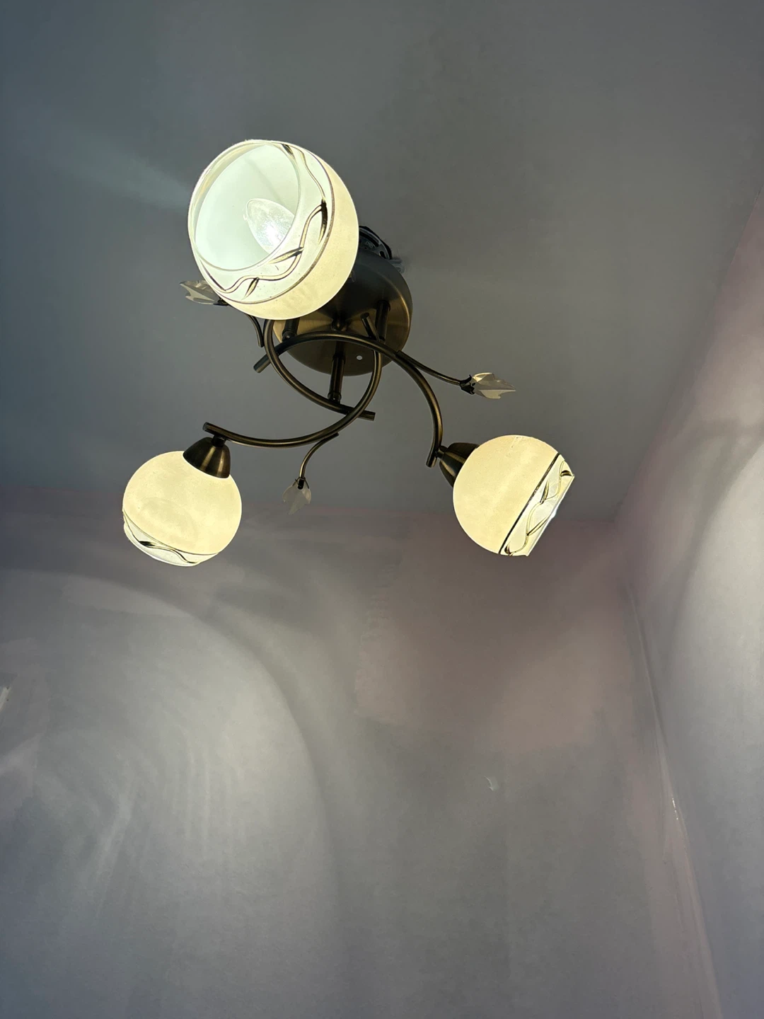 Ceiling Light Fixture - 3 Globe - photo 2
