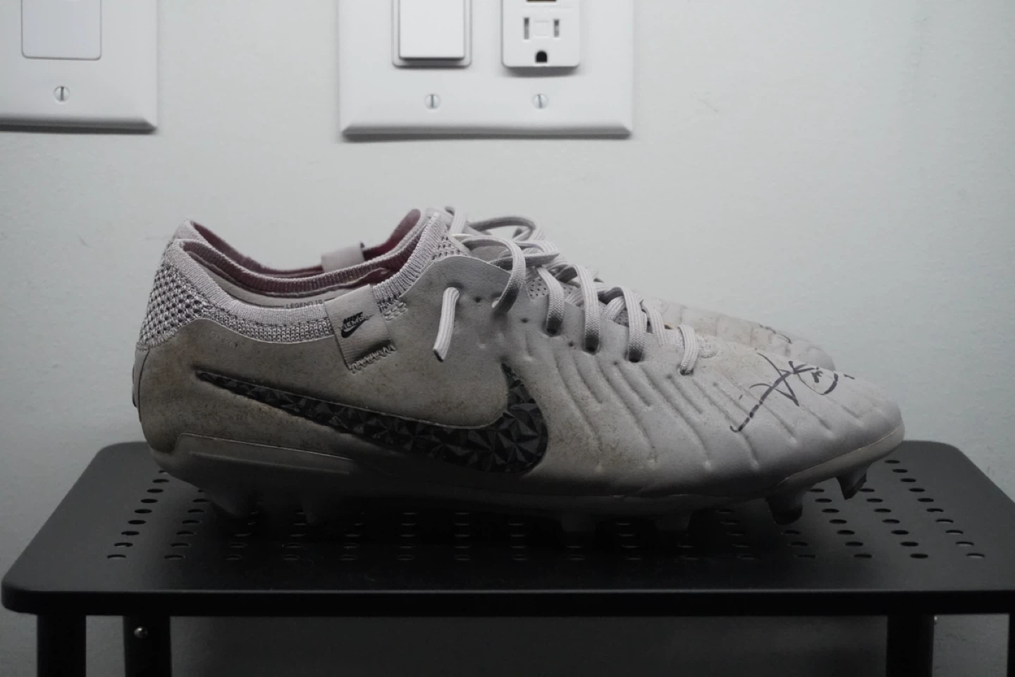 Match worn and signed Jonathan Osorio Nike Tiempo legend 9 Elite - photo 5