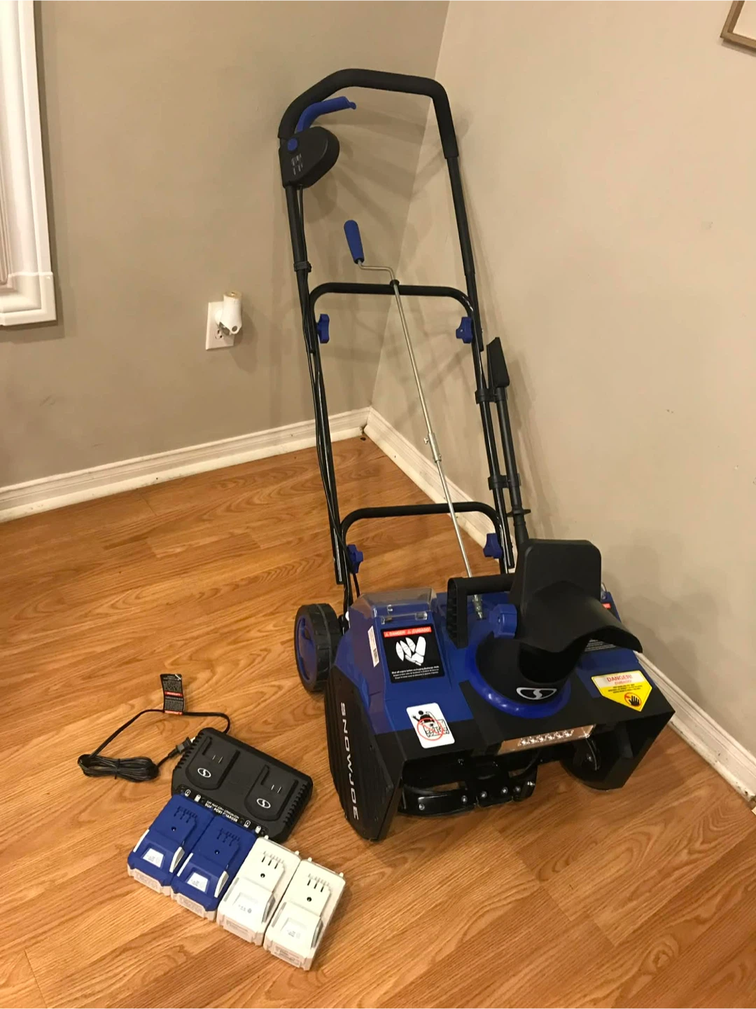 Snow Joe 24V-X2-SB18 Cordless Snow Blower