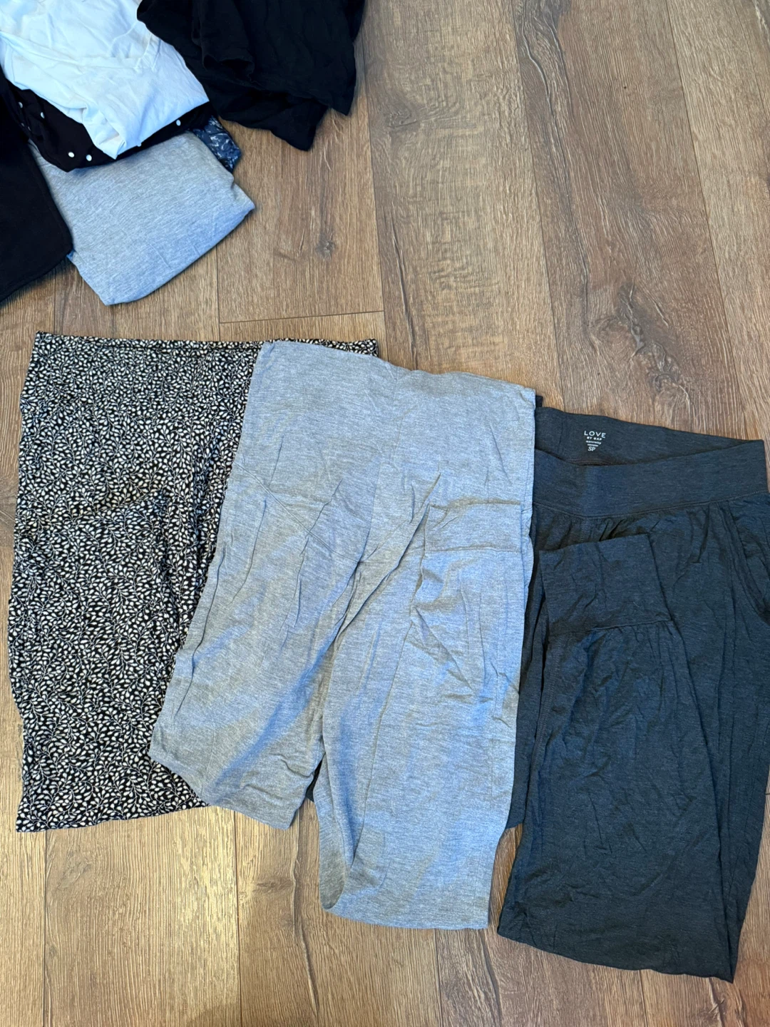 Maternity Clothing Mixed Lot - photo 4