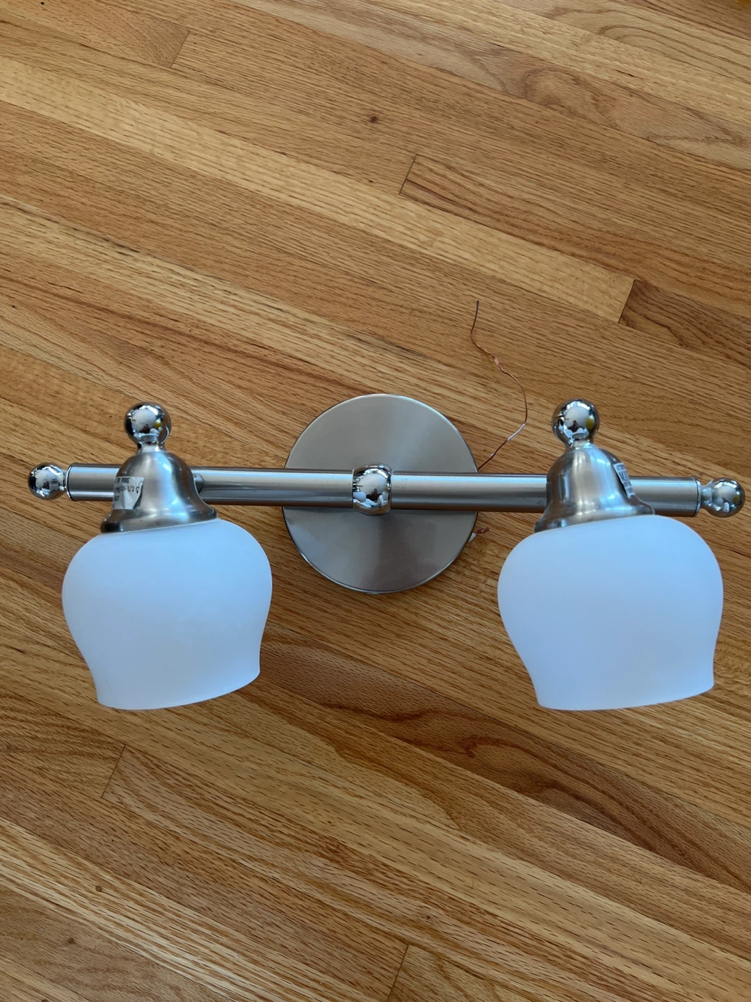 Wall Mount Light Fixture - 2 Bulb🥕 - photo 2