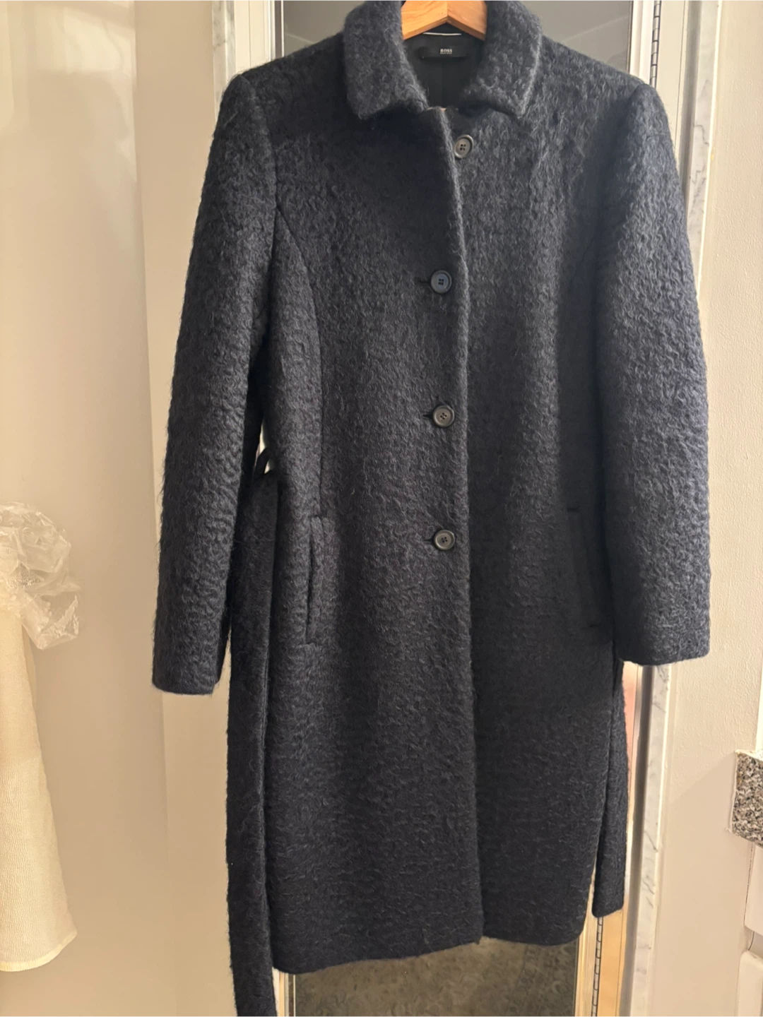 Women Cashmere Coat . From Hugo Boss. Size 6