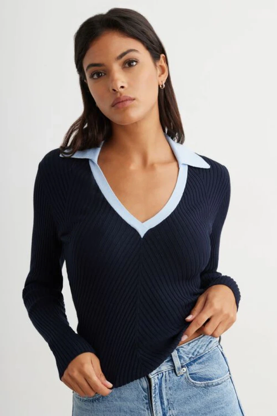 Dynamite Long Sleeve V-Neck Top - Size S - photo 5