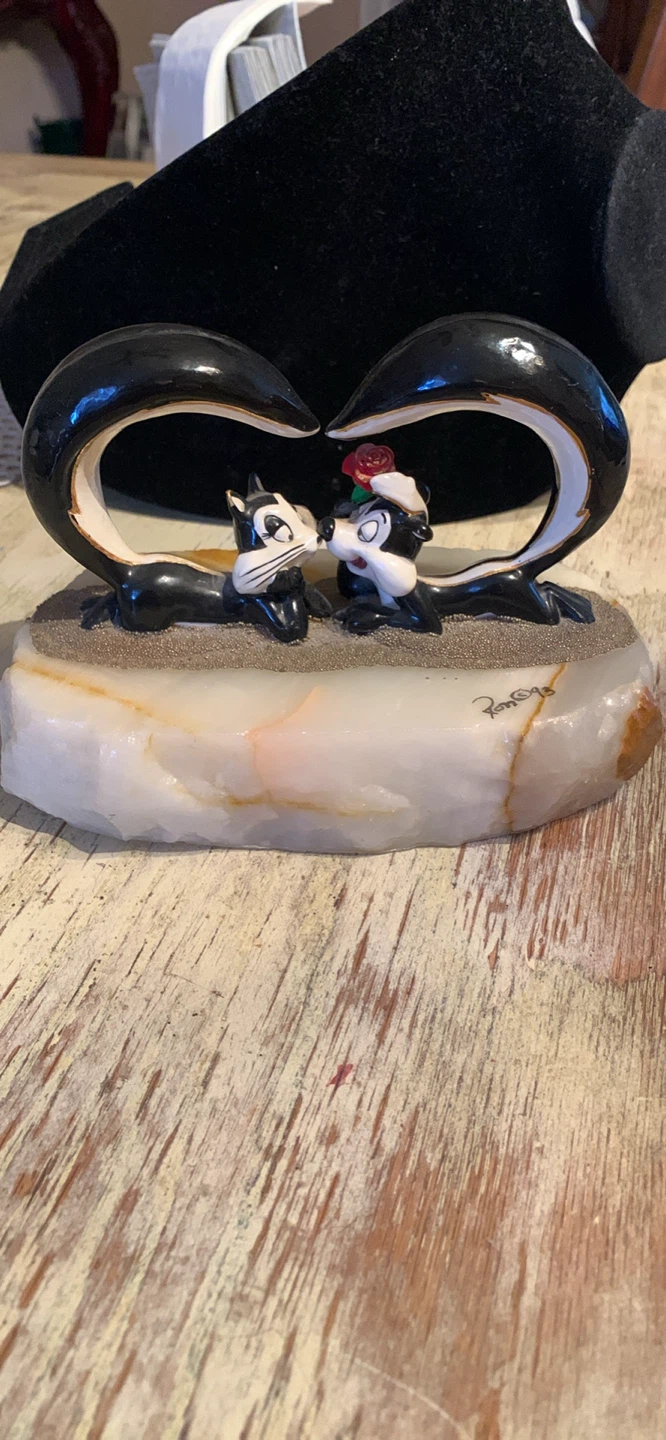 Looney Tunes Essence of Love Figurine