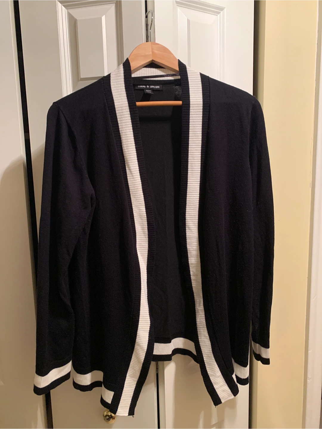 Cable and Gauge Black and Cream Cardi 🥕