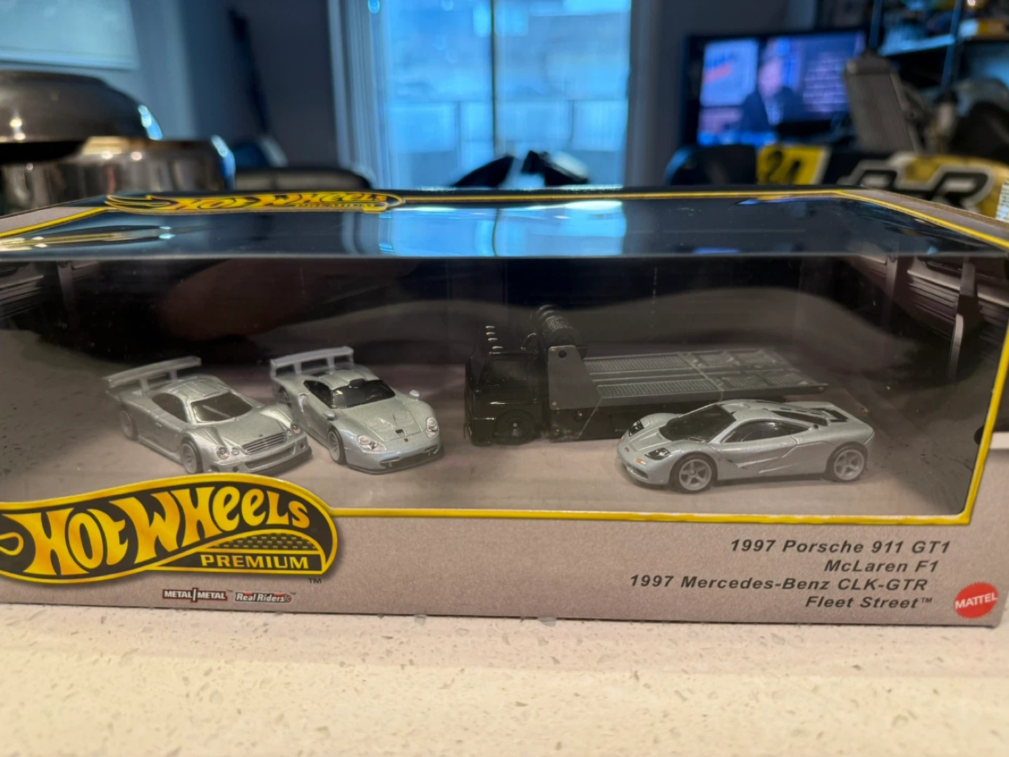 Hot Wheels Premium Fleet Street Set