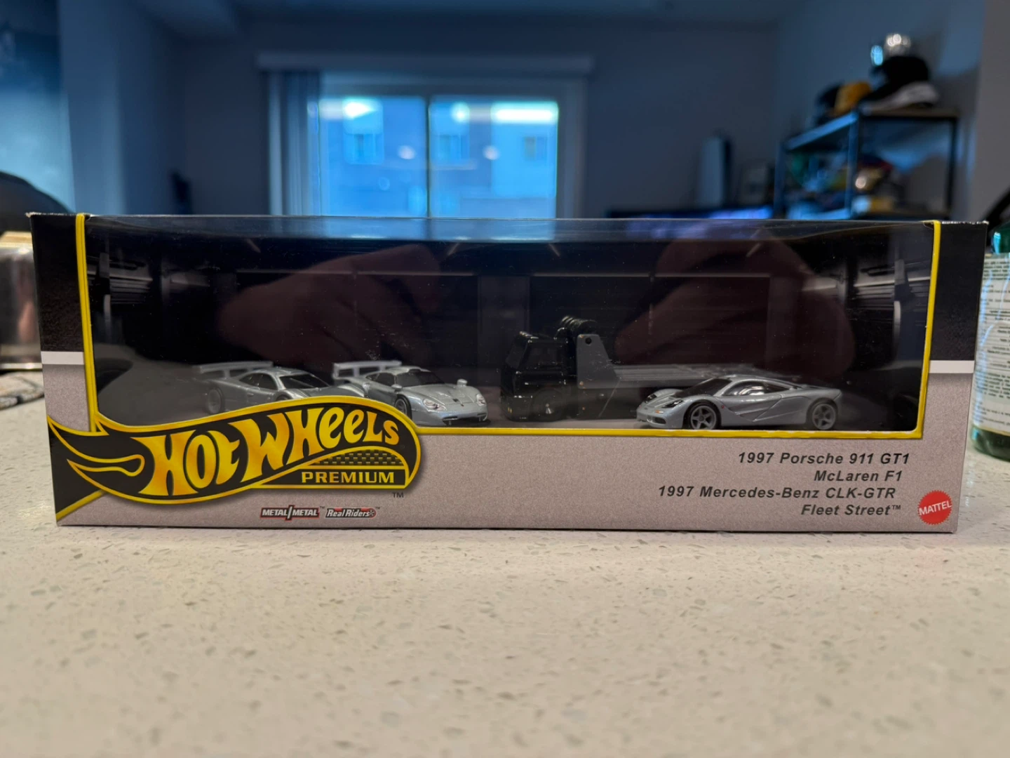 Hot Wheels Premium Fleet Street Set - photo 3