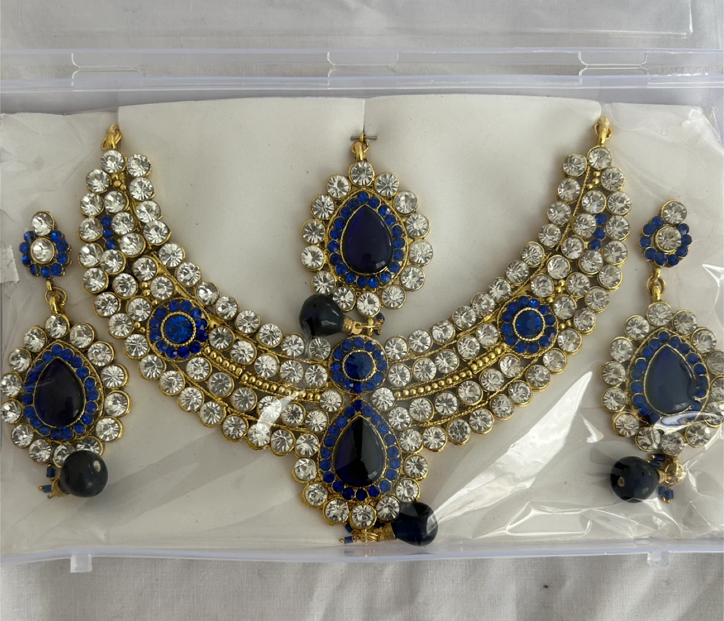 Jewellery Set - Necklace & Earrings
