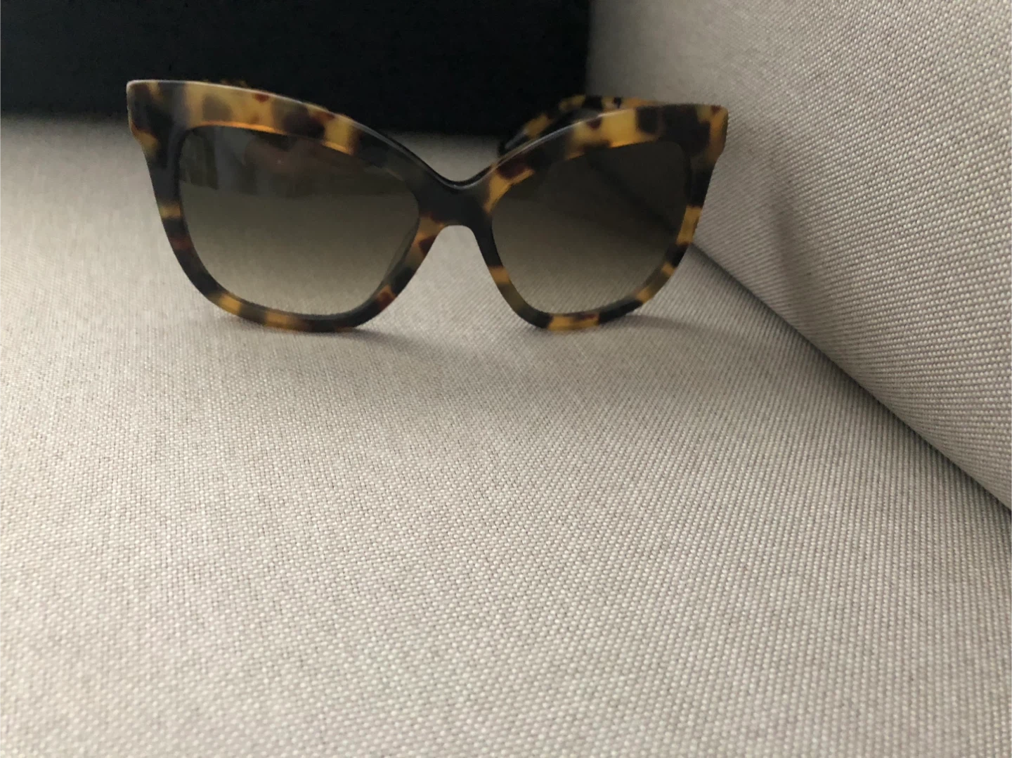 Banana Republic-“Daria” Tortoiseshell Sunglasses - photo 3