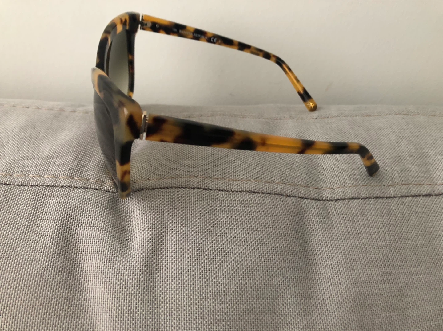 Banana Republic-“Daria” Tortoiseshell Sunglasses - photo 4