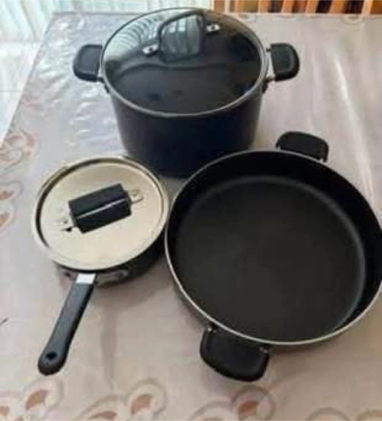 Pan, pot & saucepan (All okay condition) (All FREE)