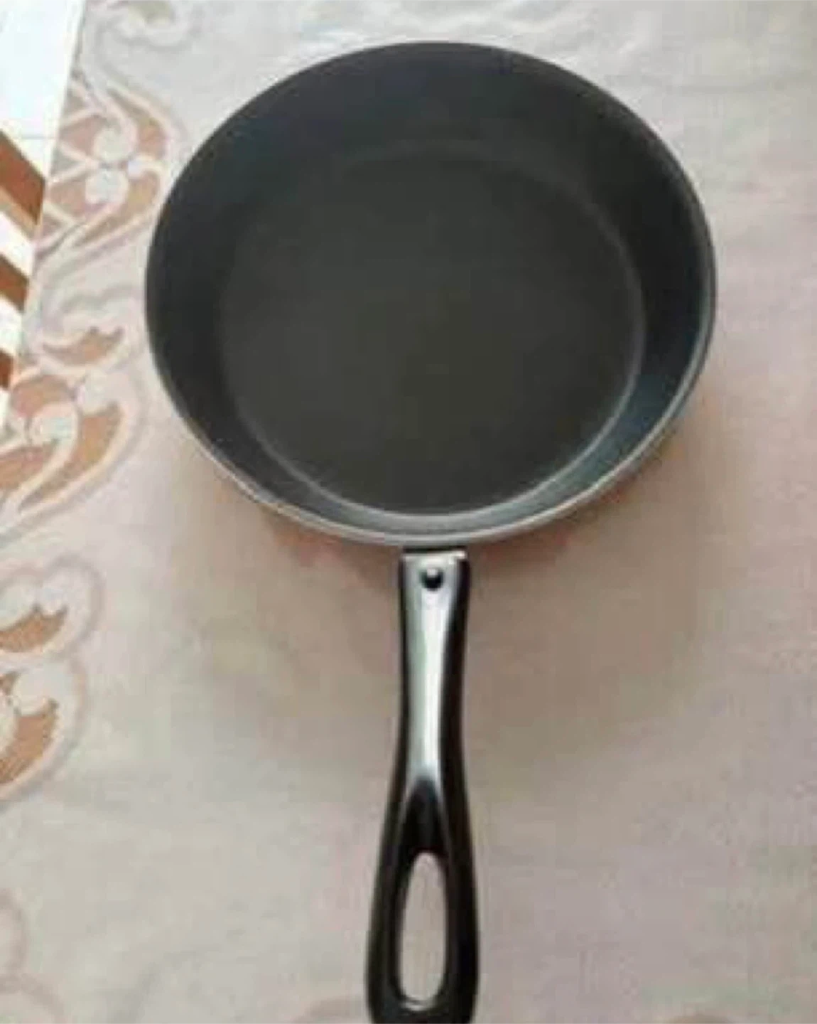 Small and big frying pan (Okay condition) (Both for FREE) - photo 2