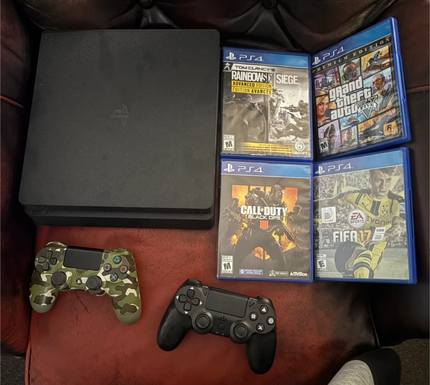 PS4 Slim 1TB Bundle + 2 Controllers + 4 Games