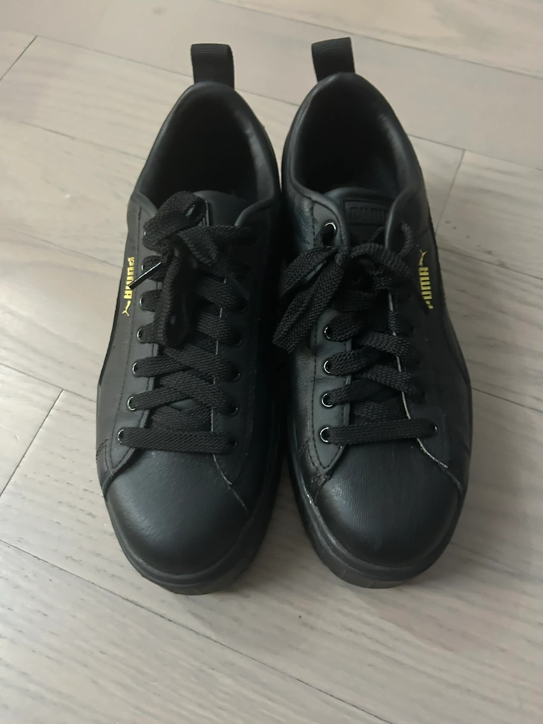 👟 Puma Sneakers (Women’s Size 8, Black)